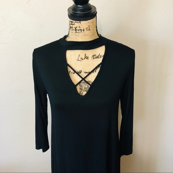 Black Chocker Dress With 3/4 Sleeves - Picture 3 of 5